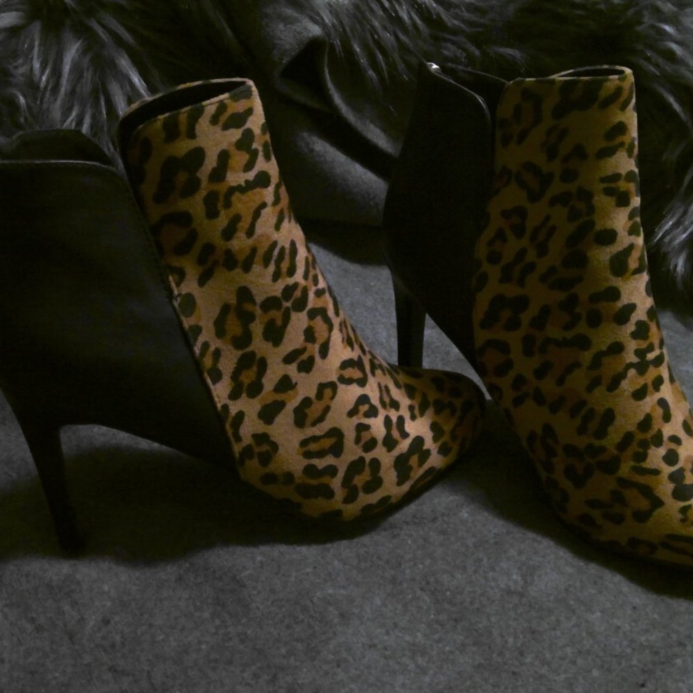 Leopard Booties - Picture 2 of 3